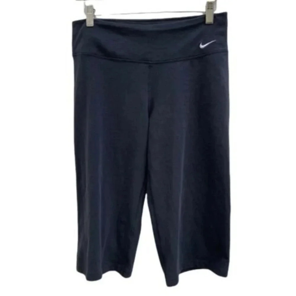 Nike black cropped Women's Dry Fit Cotton‎ Polyester Blend Legging 1402LM…​​